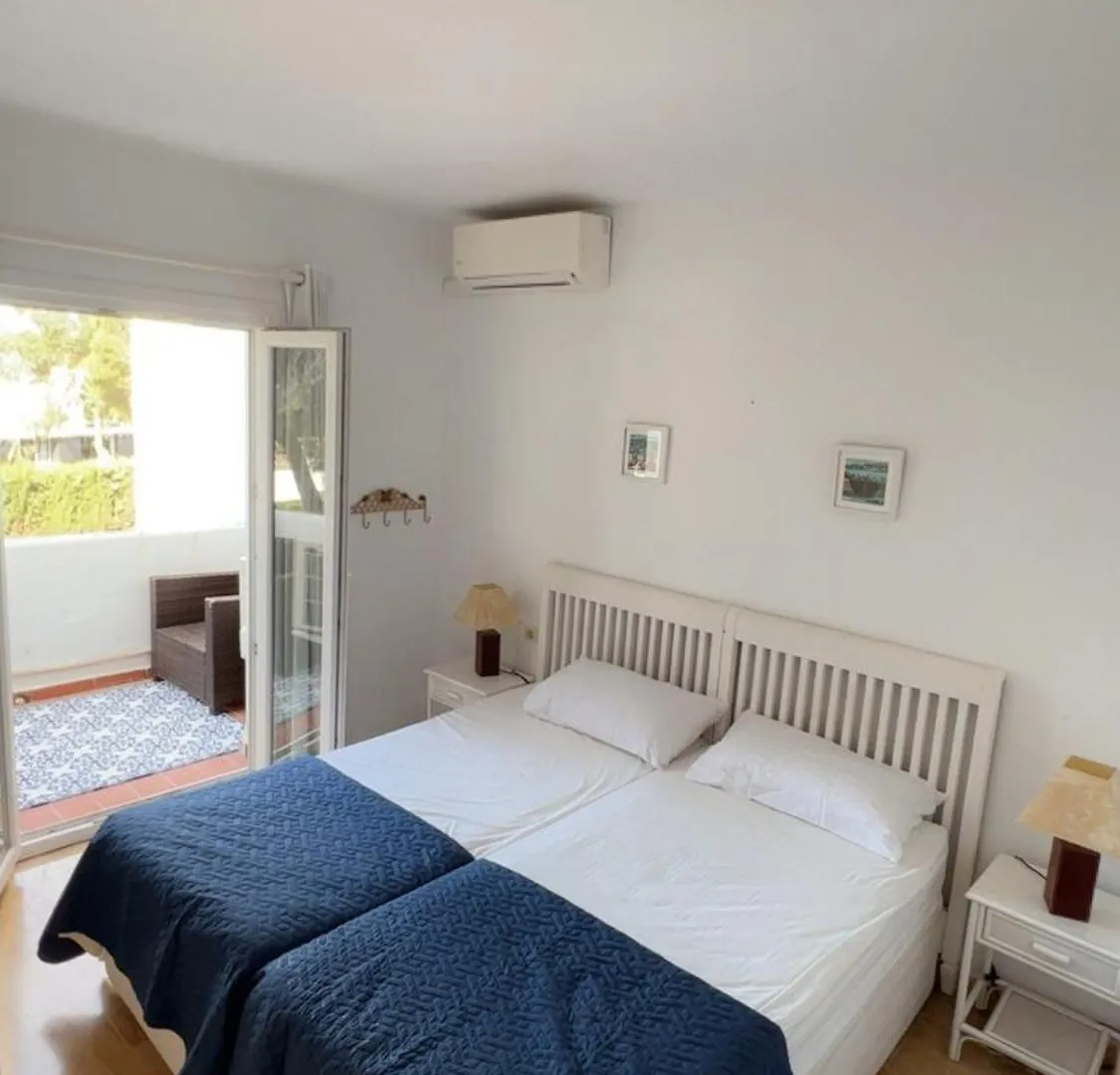 Ferienhaus Traditional Town House With Large Pool Estepona